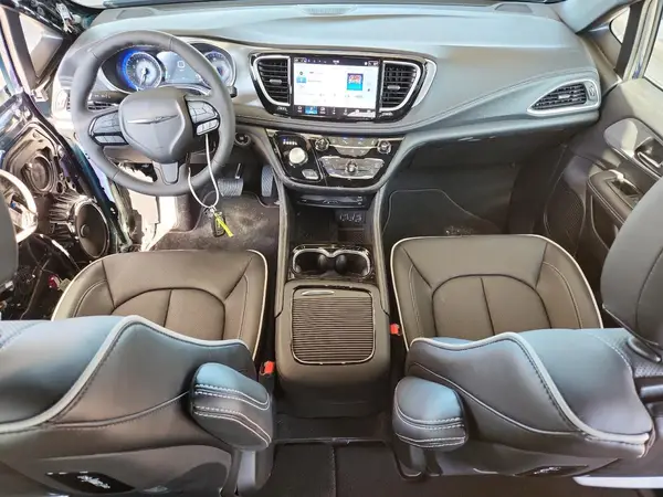 2C4RC1GG6SR593461 2025 CHRYSLER PACIFICA - Image 8
