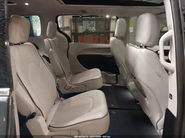 2C4RC1GG7HR517983 2017 CHRYSLER PACIFICA - Image 8