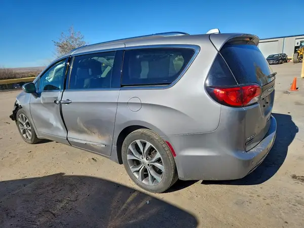 2C4RC1GG7HR608221 2017 CHRYSLER PACIFICA - Image 2