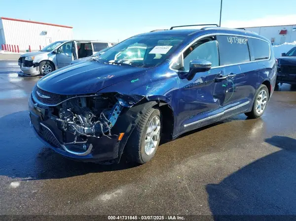 2C4RC1GG7HR619977 2017 CHRYSLER PACIFICA - Image 2