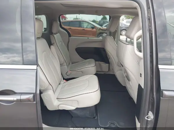 2C4RC1GG7HR622121 2017 CHRYSLER PACIFICA - Image 8