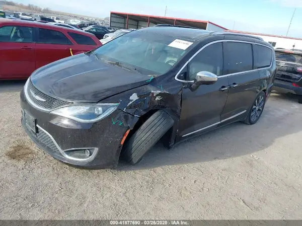 2C4RC1GG7HR643163 2017 CHRYSLER PACIFICA - Image 2