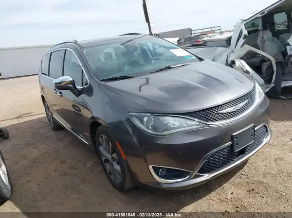 2C4RC1GG7HR659279 2017 CHRYSLER PACIFICA - Image 1