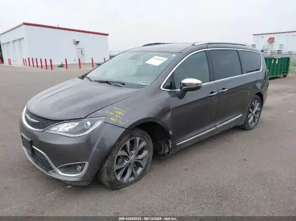 2C4RC1GG7HR683615 2017 CHRYSLER PACIFICA - Image 2