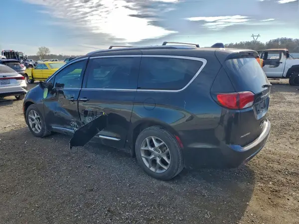 2C4RC1GG7HR684375 2017 CHRYSLER PACIFICA - Image 2