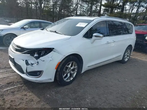 2C4RC1GG7HR704642 2017 CHRYSLER PACIFICA - Image 2
