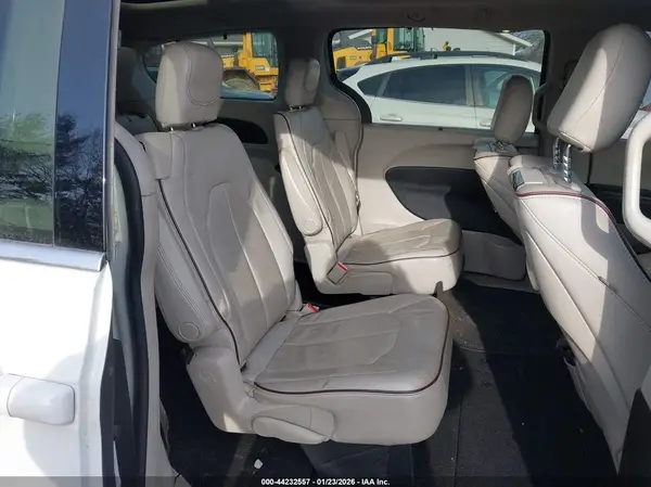 2C4RC1GG7HR704642 2017 CHRYSLER PACIFICA - Image 8