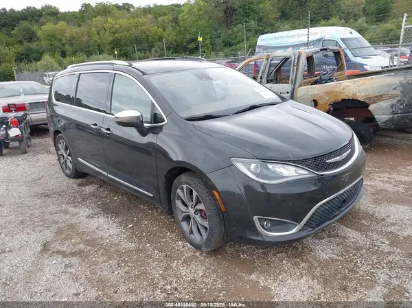 2C4RC1GG7HR735339 2017 CHRYSLER PACIFICA - Image 1