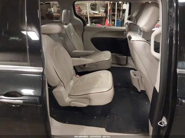 2C4RC1GG7HR751797 2017 CHRYSLER PACIFICA - Image 8