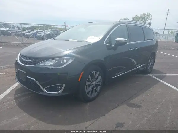 2C4RC1GG7HR788011 2017 CHRYSLER PACIFICA - Image 2