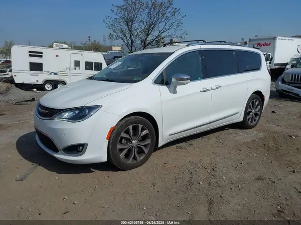 2C4RC1GG7HR812033 2017 CHRYSLER PACIFICA - Image 2