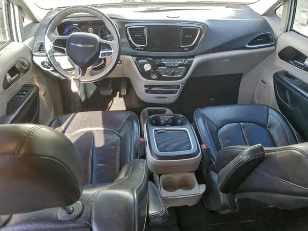 2C4RC1GG7JR107173 2018 CHRYSLER PACIFICA - Image 8