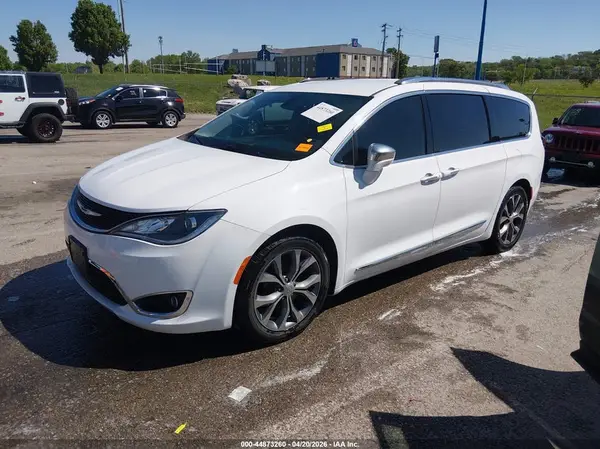 2C4RC1GG7JR131568 2018 CHRYSLER PACIFICA - Image 2