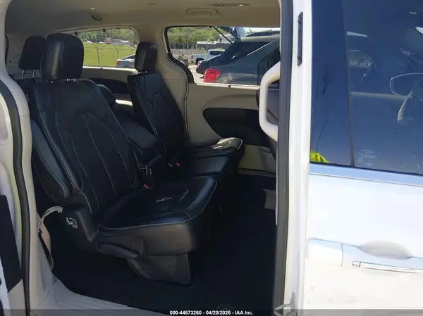 2C4RC1GG7JR131568 2018 CHRYSLER PACIFICA - Image 8