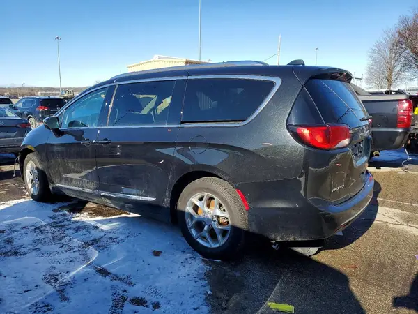 2C4RC1GG7JR195237 2018 CHRYSLER PACIFICA - Image 2