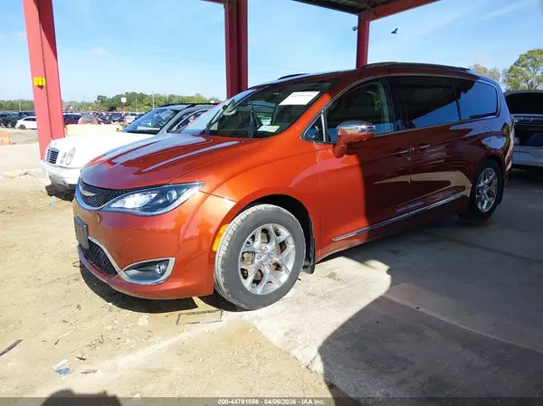 2C4RC1GG7JR214532 2018 CHRYSLER PACIFICA - Image 2