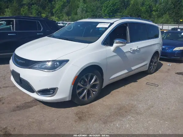 2C4RC1GG7JR260345 2018 CHRYSLER PACIFICA - Image 2