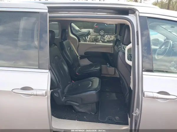 2C4RC1GG7JR269126 2018 CHRYSLER PACIFICA - Image 8