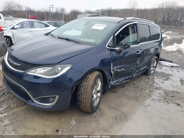 2C4RC1GG7JR274150 2018 CHRYSLER PACIFICA - Image 2