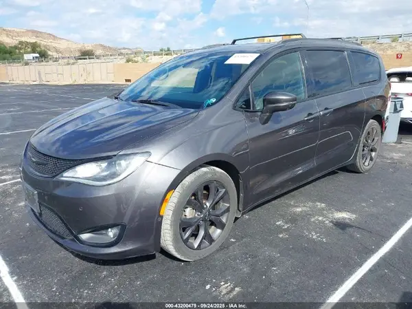 2C4RC1GG7JR289263 2018 CHRYSLER PACIFICA - Image 2