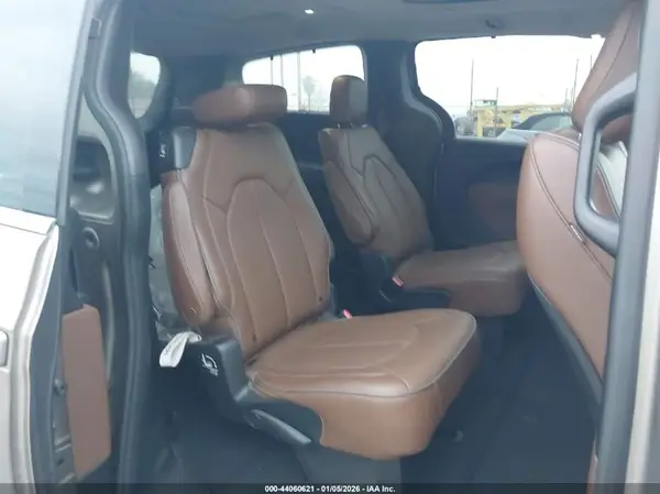 2C4RC1GG7JR320978 2018 CHRYSLER PACIFICA - Image 8