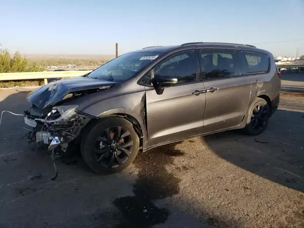 2C4RC1GG7JR365144 2018 CHRYSLER PACIFICA - Image 1