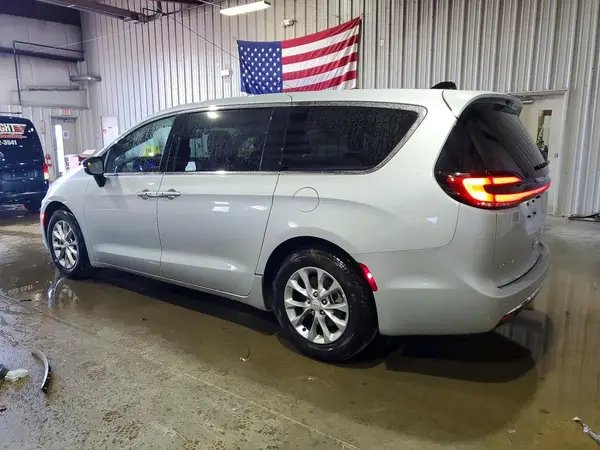 2C4RC1GG7TR246173 2026 CHRYSLER PACIFICA - Image 2