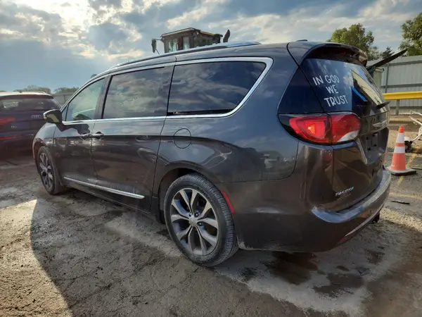 2C4RC1GG8HR531696 2017 CHRYSLER PACIFICA - Image 2