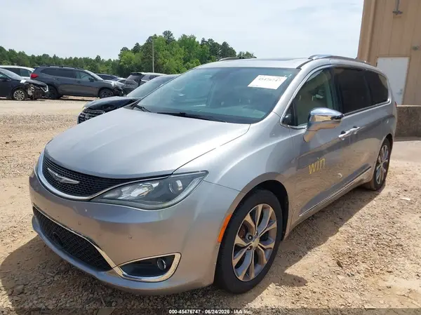 2C4RC1GG8HR533125 2017 CHRYSLER PACIFICA - Image 2