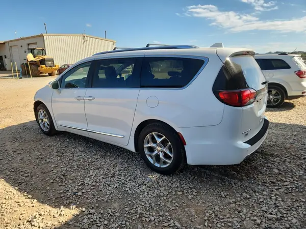 2C4RC1GG8HR533626 2017 CHRYSLER PACIFICA - Image 2