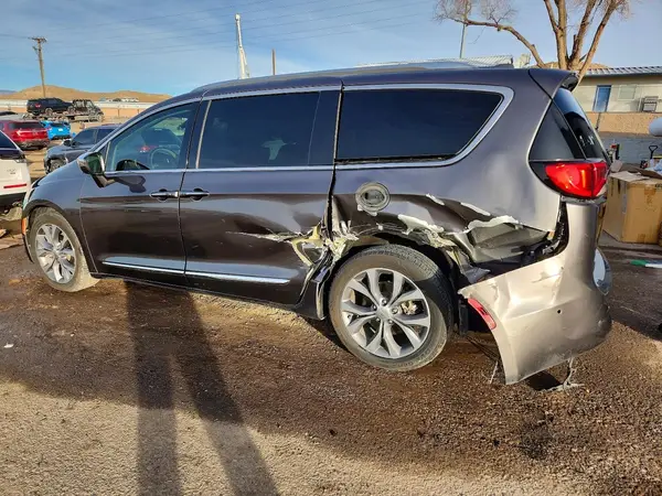2C4RC1GG8HR587377 2017 CHRYSLER PACIFICA - Image 2