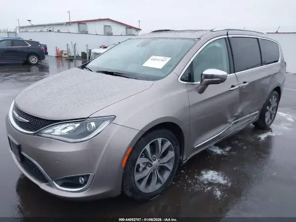 2C4RC1GG8HR634844 2017 CHRYSLER PACIFICA - Image 2