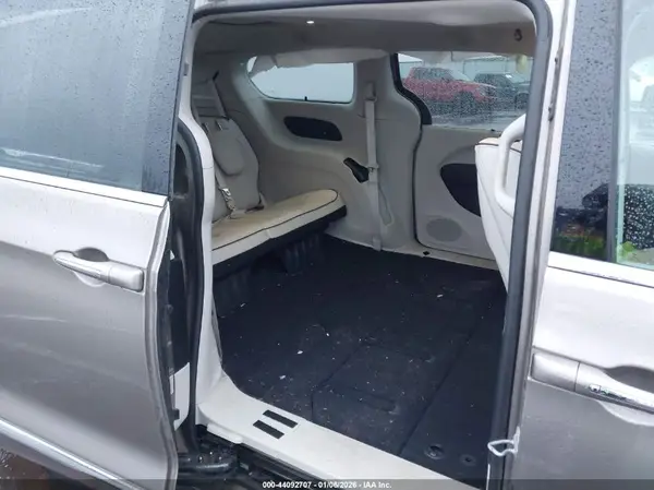 2C4RC1GG8HR634844 2017 CHRYSLER PACIFICA - Image 8