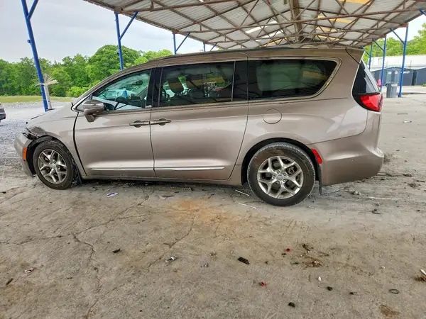 2C4RC1GG8HR638084 2017 CHRYSLER PACIFICA - Image 2
