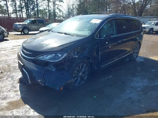2C4RC1GG8HR653118 2017 CHRYSLER PACIFICA - Image 2