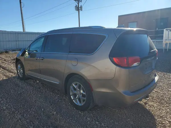 2C4RC1GG8JR107831 2018 CHRYSLER PACIFICA - Image 2