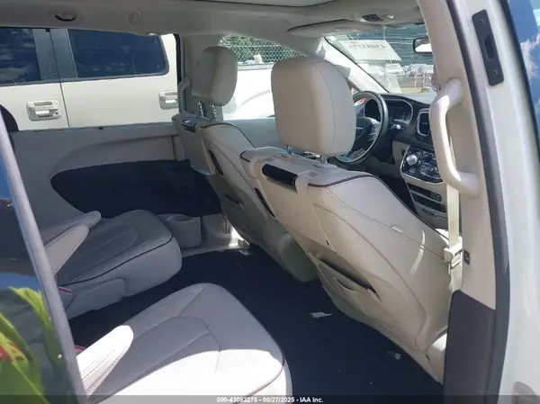 2C4RC1GG8JR116335 2018 CHRYSLER PACIFICA - Image 8