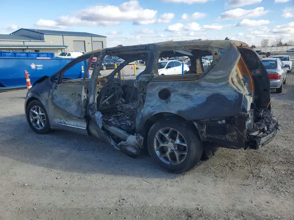 2C4RC1GG8JR185767 2018 CHRYSLER PACIFICA - Image 2