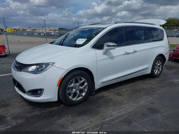 2C4RC1GG8JR212420 2018 CHRYSLER PACIFICA - Image 2
