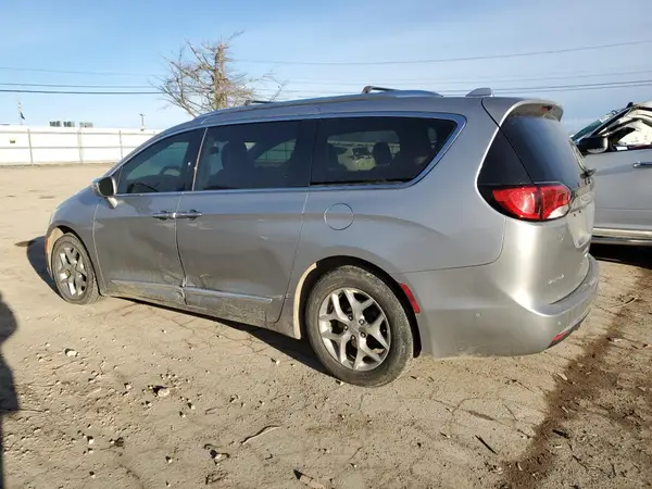 2C4RC1GG8JR226303 2018 CHRYSLER PACIFICA - Image 2