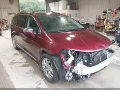 2C4RC1GG8JR330256 2018 CHRYSLER PACIFICA