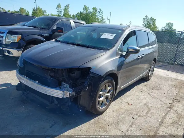 2C4RC1GG8JR357635 2018 CHRYSLER PACIFICA - Image 2