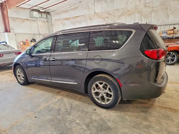 2C4RC1GG8KR551776 2019 CHRYSLER PACIFICA - Image 2