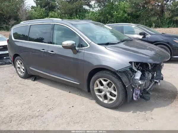 2C4RC1GG8KR574958 2019 CHRYSLER PACIFICA - Image 1