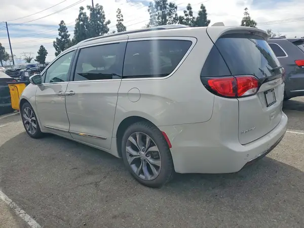 2C4RC1GG8KR714670 2019 CHRYSLER PACIFICA - Image 2