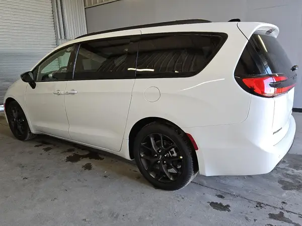 2C4RC1GG8SR520141 2025 CHRYSLER PACIFICA - Image 2