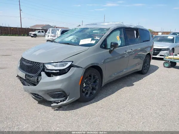 2C4RC1GG8SR569632 2025 CHRYSLER PACIFICA - Image 2
