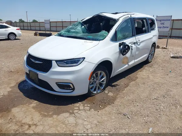 2C4RC1GG8TR206023 2026 CHRYSLER PACIFICA - Image 2