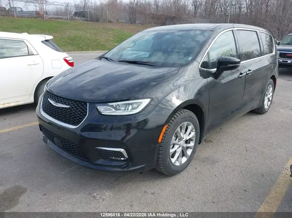 2C4RC1GG8TR252256 2026 CHRYSLER PACIFICA - Image 2