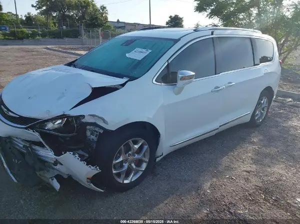 2C4RC1GG9HR514681 2017 CHRYSLER PACIFICA - Image 2